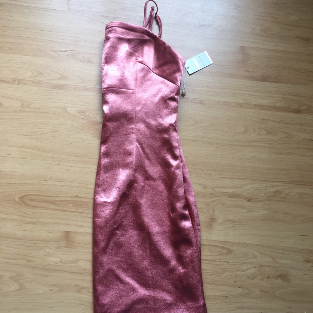 Cute Dress! - Picture 3 of 4